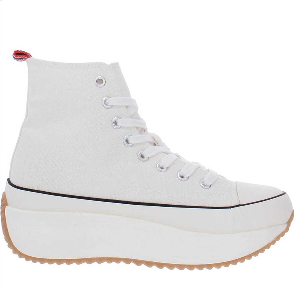 Madden Girl Women's Winnona Sneaker